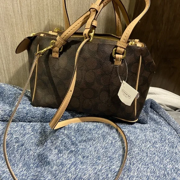 Coach Crossbody NWT - Picture 4 of 6